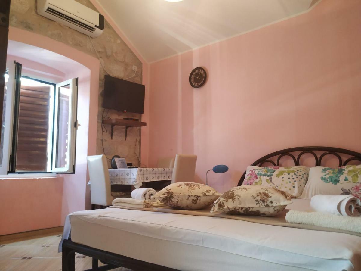 Apartment Jelena Kotor